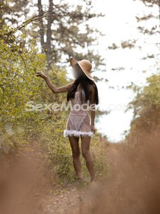 Ads Malona Elisandrelle